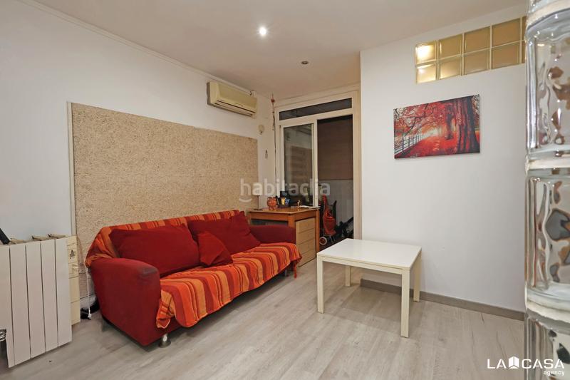 Foto daa9a29b-d9aa-4011-837a-de5038526a11. Ground floor in Centre-Can Nadal Sant Feliu de Llobregat