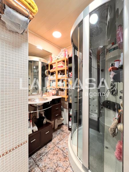 Foto 1b6118a7-7f96-4680-bf3f-deb295913e57. Flat with heating in Llefià Badalona