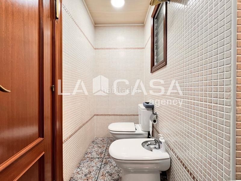 Foto 5235abe5-d257-4b82-a36d-b5cee5601cf7. Flat with heating in Llefià Badalona