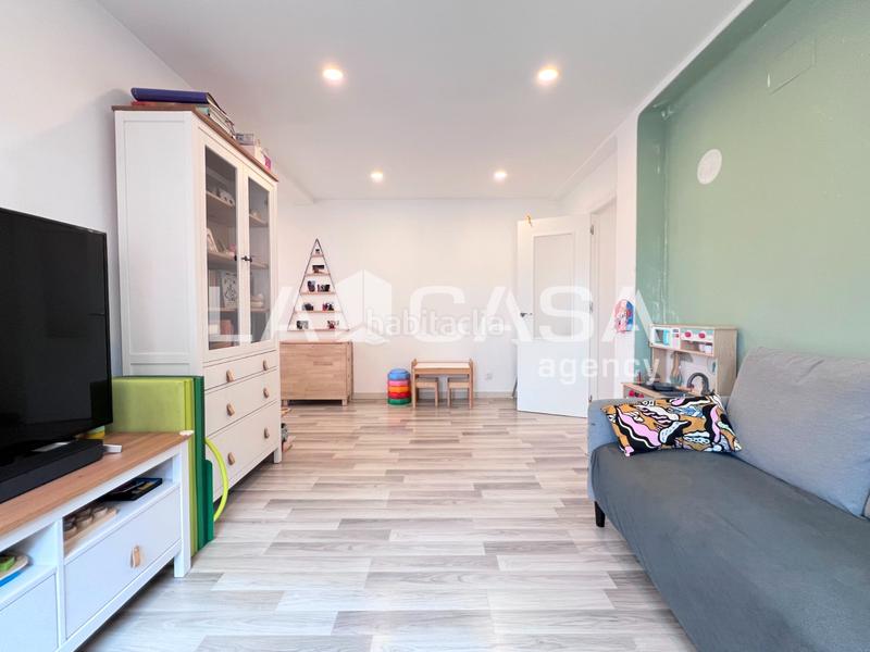 Foto 1a51b1b9-7e64-41cc-bcec-5b1947eb0905. Appartement dans Llefià Badalona