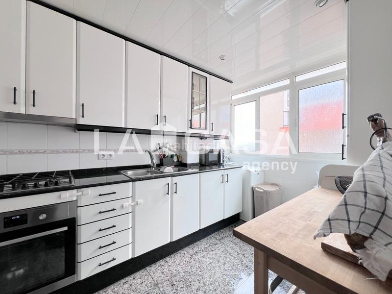 Foto fd6490a9-c774-4445-b821-d07535e7bb9b. Appartement dans Llefià Badalona