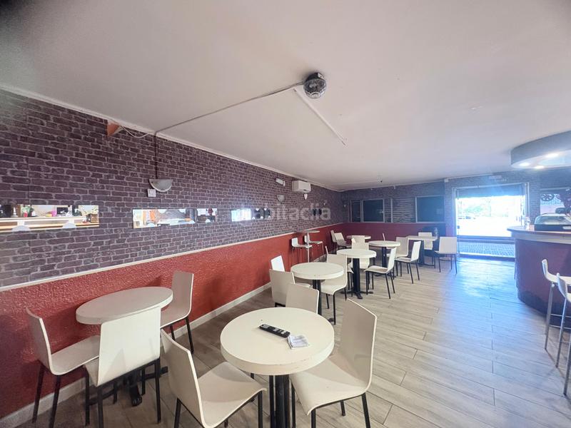 Foto a4c8c11f-9f85-4228-b2a6-a9f029c9ba25. Local commercial dans Sant Ildefons Cornellà de Llobregat