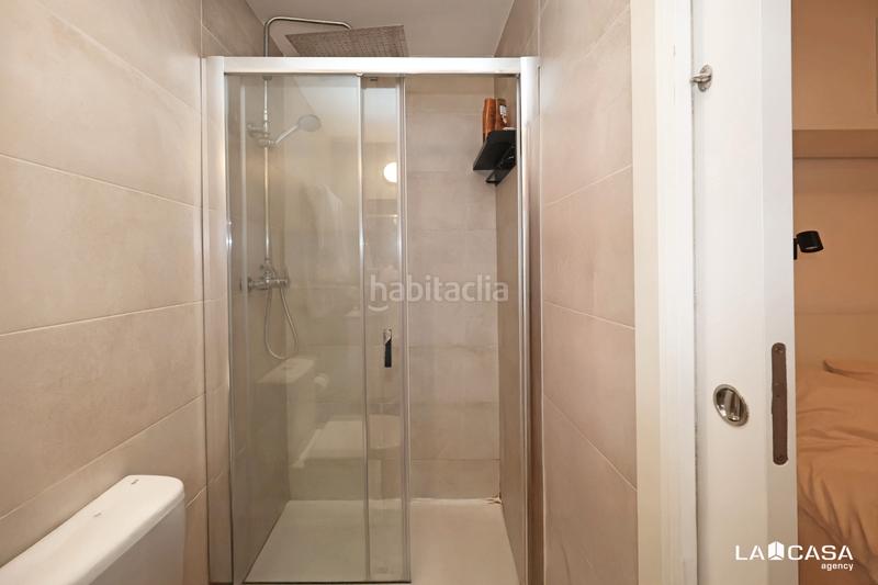 Foto d5dbc799-3f5d-44cb-84f2-ba185885e659. Etagenwohnung in Raval Barcelona
