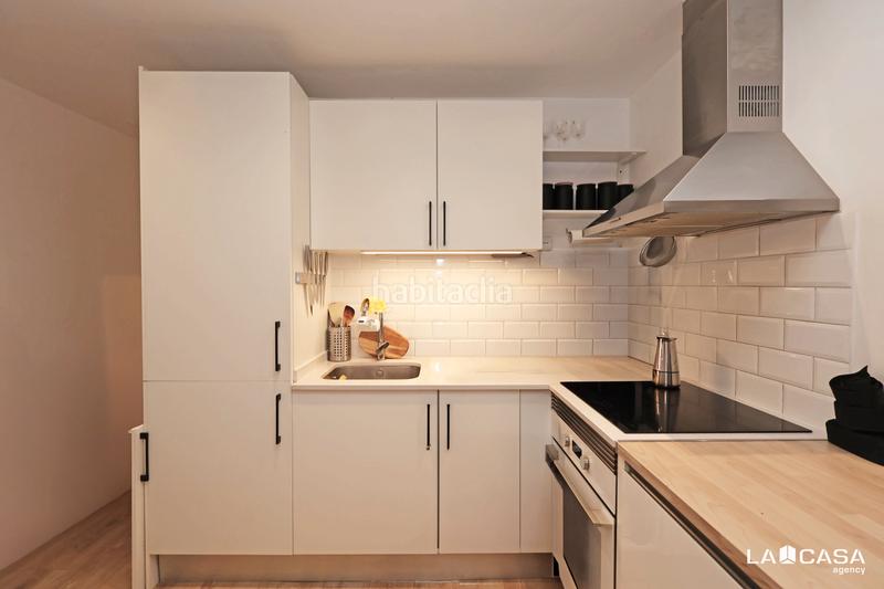 Foto b2fc235a-8087-400b-bc0f-59c647451e8b. Flat in Raval Barcelona