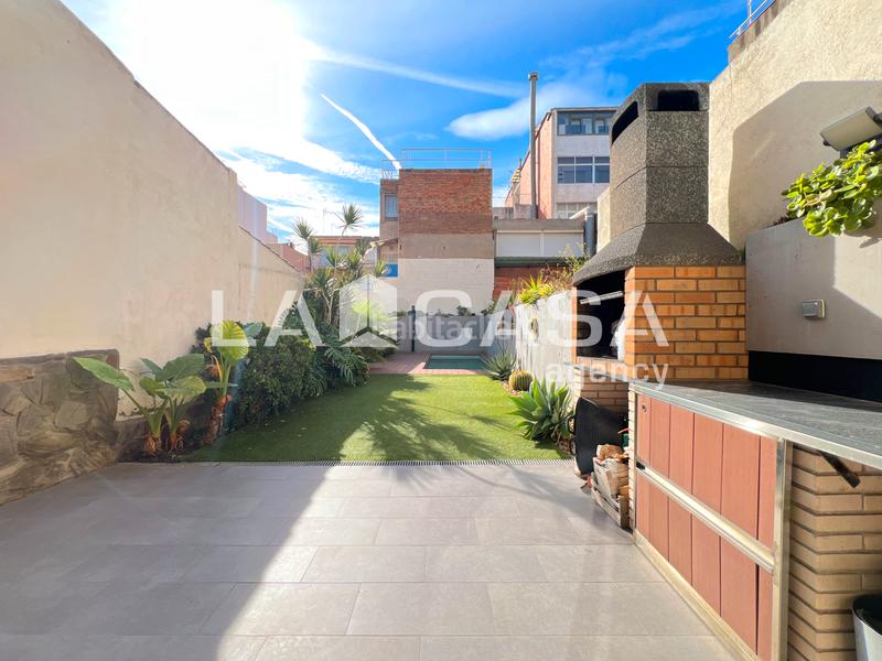 Foto 21a0ed05-b01a-4074-8448-986f3084ea4c. House with heating parking pool in Progrés - Pep Ventura Badalona