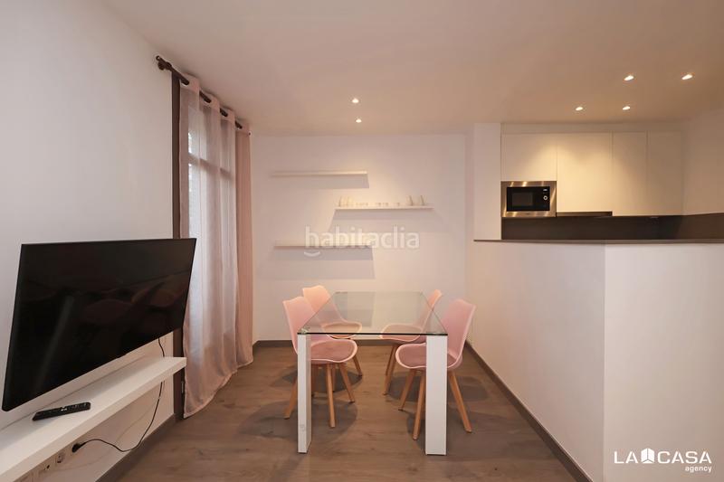 Foto 453ad859-fdd3-4400-b985-3519b93bb758. Piso en Sant Antoni Barcelona