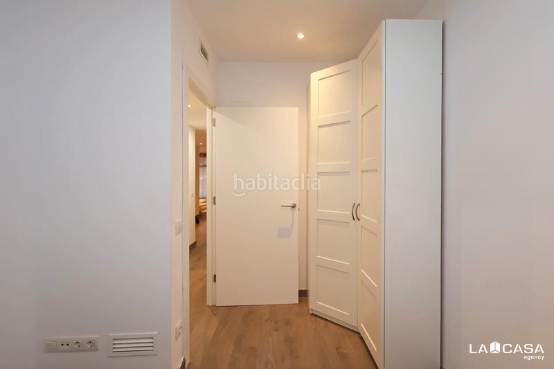 Foto 9e459ebd-8371-4b19-82bd-bd3086fbf86d. Piso en Sant Antoni Barcelona