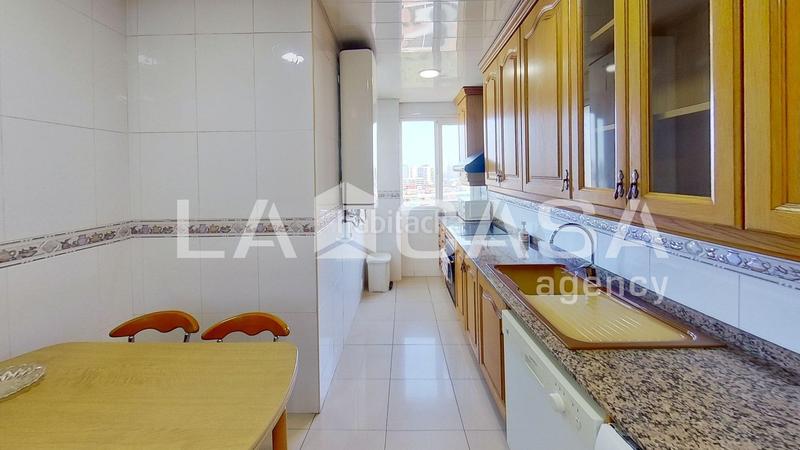Foto b0f37aa5-2ca8-477a-996f-4a23e406ba91. Appartement dans La Verneda - La Pau Barcelona