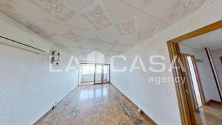 Appartement à La Verneda - La Pau