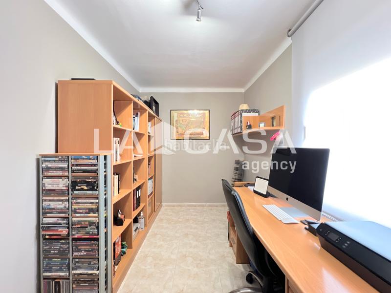 Foto b79326cb-8cf5-467a-afcb-3c8dfbee7a74. Flat with heating in Congrés Badalona