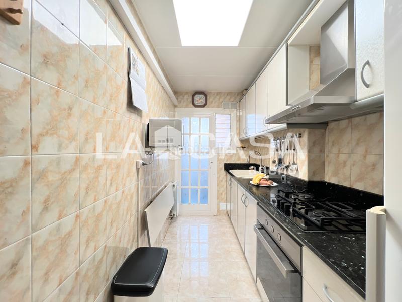 Foto d60c6e2d-1564-4eac-bd0a-6b1b06e3b1ea. Flat with heating in Congrés Badalona