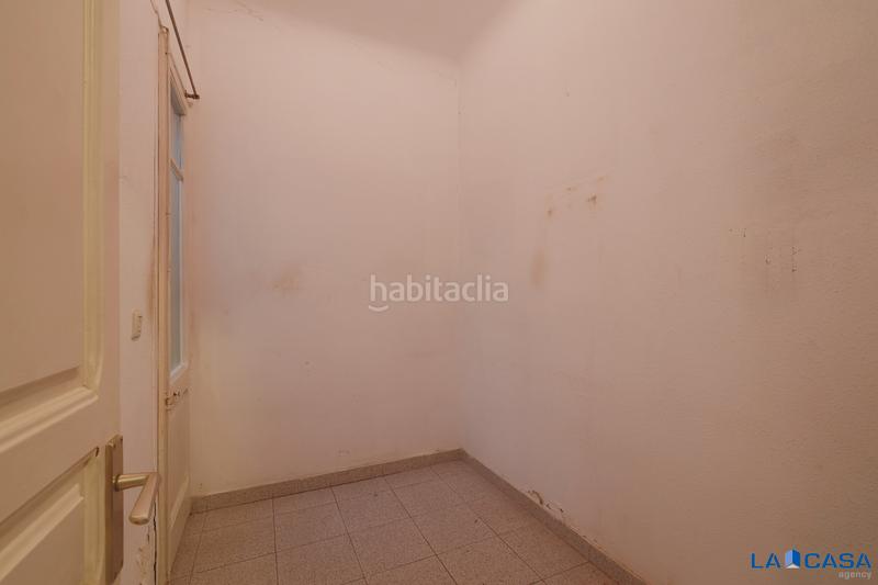 Foto 6770ff75-32f5-4252-8bf7-33d9fef3d69e. Flat in Sants Barcelona