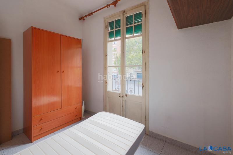 Foto 583378d5-2032-49b3-afc4-03f122627677. Piso en Sants Barcelona