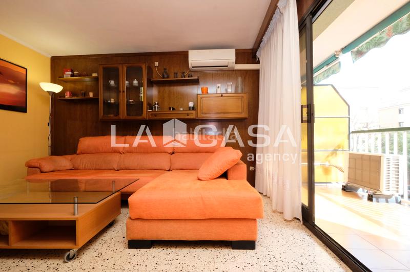 Foto f3e3c3cb-f75a-4255-8116-85c36bd7b956. Piso en Porta Barcelona