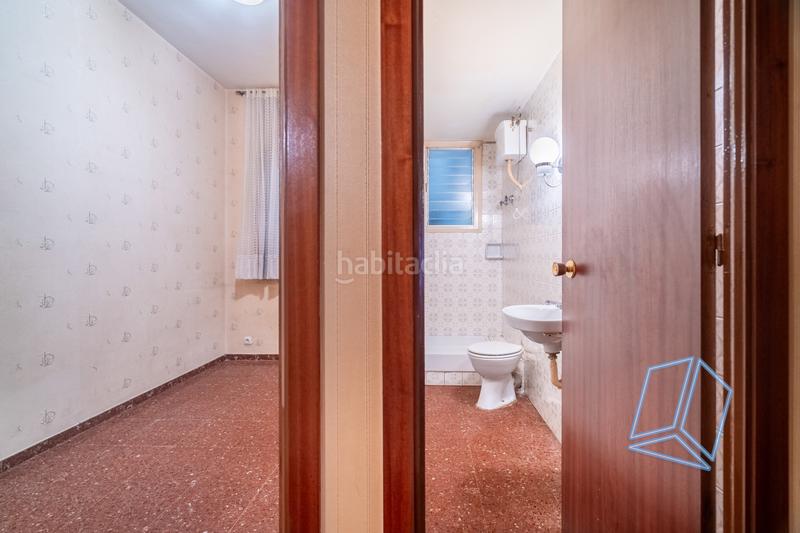 Foto c8b5511e-da93-4522-95cc-2bac0da3fdf2. Flat with heating in Baix Guinardó Barcelona