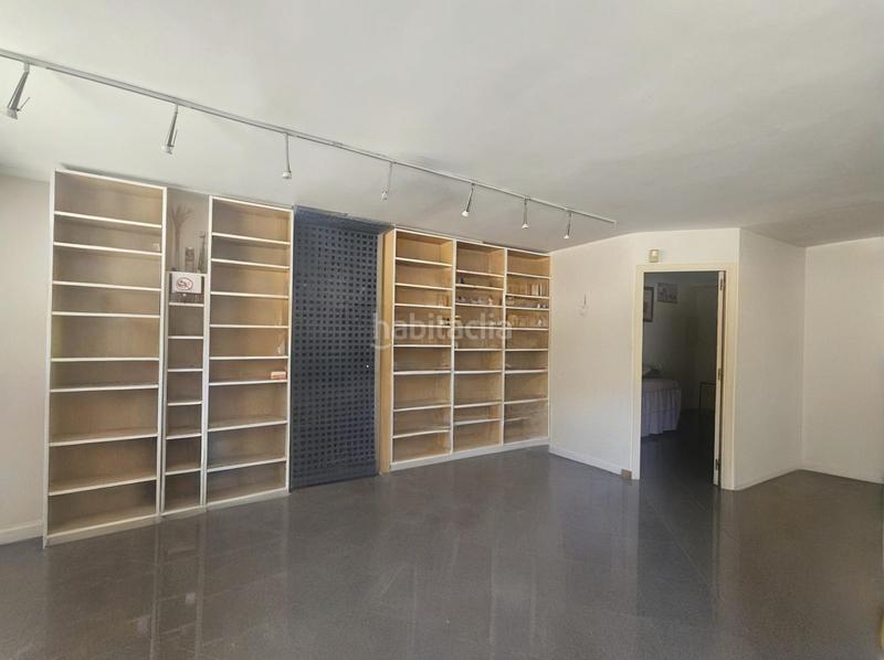 Foto 9122cd47-a706-44db-a31e-1b7b89106e2d. Local comercial en Sagrada Família Barcelona