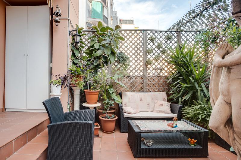 Foto 54a0c653-f1d0-4e5b-ba02-145ca4c400e4. Ground floor with parking in La Salut Badalona