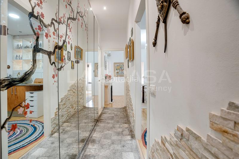 Foto 9824151f-249d-4f8b-bb7d-ffd44e925184. Ground floor with parking in La Salut Badalona