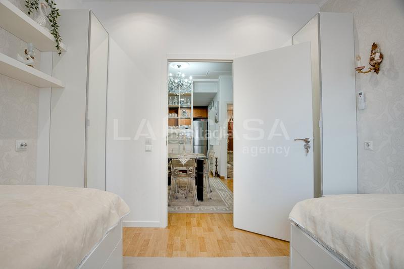 Foto e2552f93-83a7-4084-9034-581f49c475fd. Planta baixa amb aparcament a La Salut Badalona