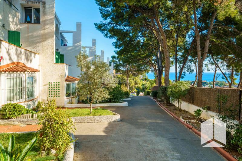 Foto 452004f4-2548-4fe0-abd9-15230b234a7c. Semi detached house with parking in El Poal Castelldefels