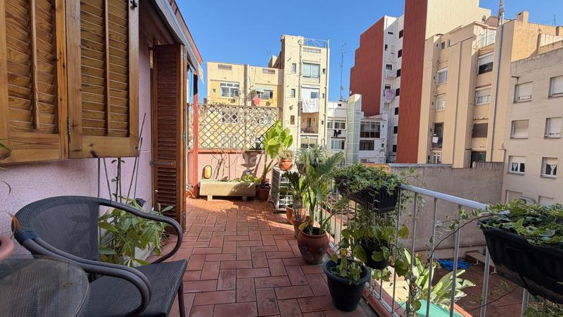 Foto c5730067-2730-49b2-b5af-a3dd10a2f249. Casa en El Camp de l´Arpa del Clot Barcelona