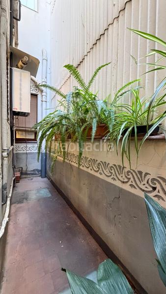 Foto 5e004d37-88b8-4b30-9a83-fa813f61a683. House with heating in El Camp de l´Arpa del Clot Barcelona