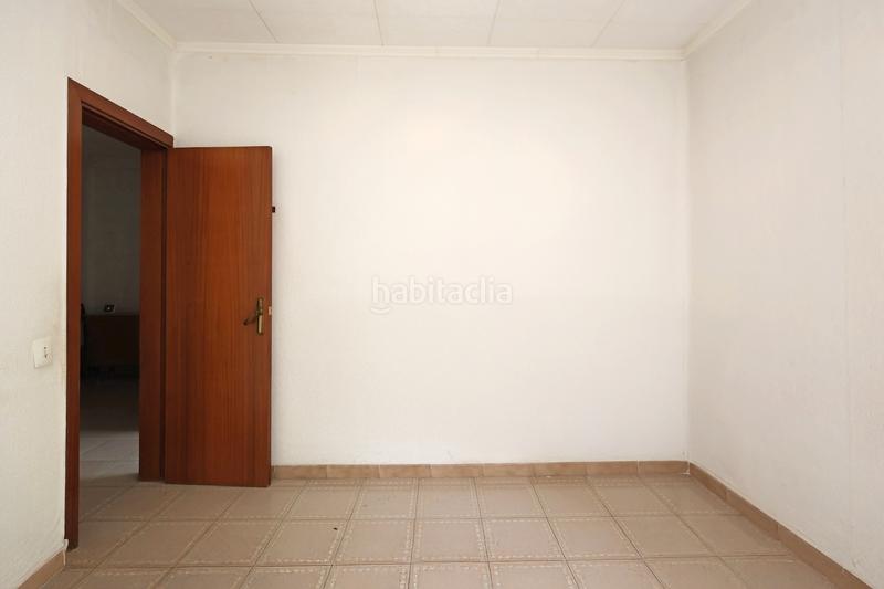 Foto 4a82f963-555f-4f68-b7bd-77db74763306. Etagenwohnung in Sants Barcelona