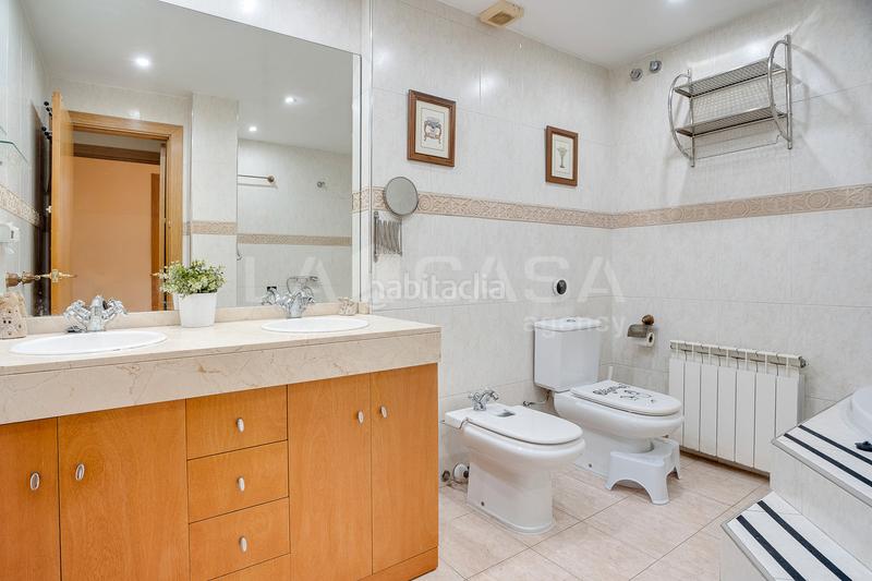 Foto a5801cc4-d8ec-480e-9b44-b704fd658996. Appartamento con riscaldamento parcheggio piscina in Granollers