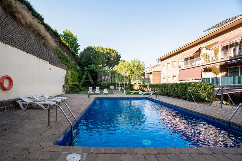 Foto 2353165a-fa11-498e-b51d-5fd601f63d8b. Appartement avec chauffage parking piscine dans Font Verda Granollers