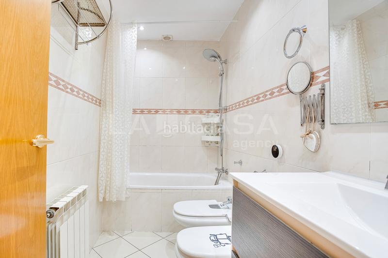 Foto 2edbfd1d-64ed-4db6-8416-94230efa5fe8. Flat with heating parking pool in Font Verda Granollers