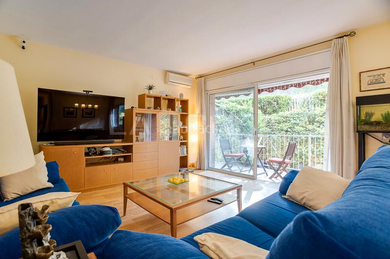 Foto 5532ae6a-5111-4f5b-89b6-1d2484dfe804. Flat with heating parking pool in Font Verda Granollers