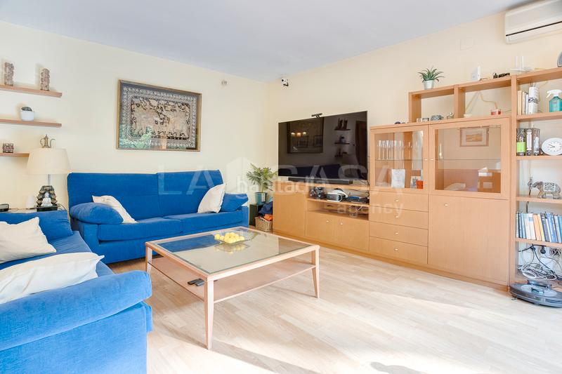 Foto 736562de-e98b-4035-8cdc-5cb0554c000b. Flat with heating parking pool in Font Verda Granollers