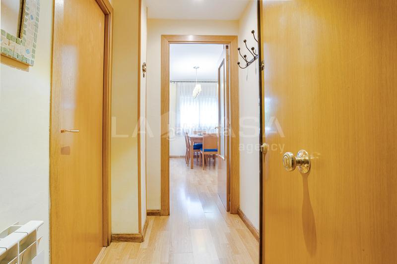 Foto f0f900d8-95c3-46fe-bf2b-a10587f80dcc. Flat with heating parking pool in Font Verda Granollers