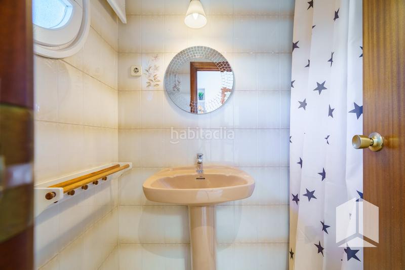 Foto 16dc1d46-1d9a-4c45-82f0-e5de81758b5b. Semi detached house with heating parking pool in La Pineda Castelldefels