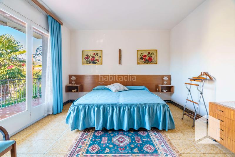 Foto 6a201d1a-2d62-4ef0-a905-c2ff5b7963ed. Maison avec parking dans Lluminetes Castelldefels