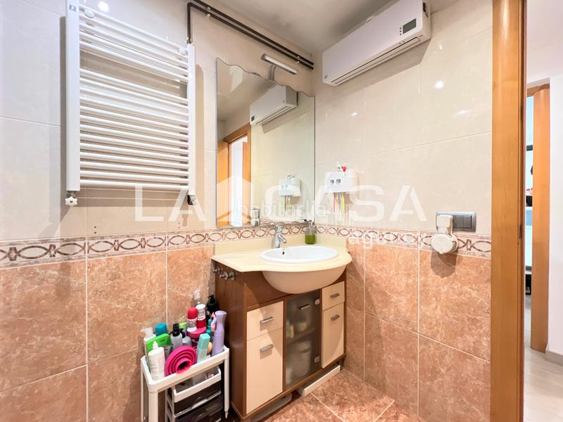 Foto e106768e-747b-4b6d-afe9-f48060089500. Etagenwohnung mit heizung in Congrés Badalona