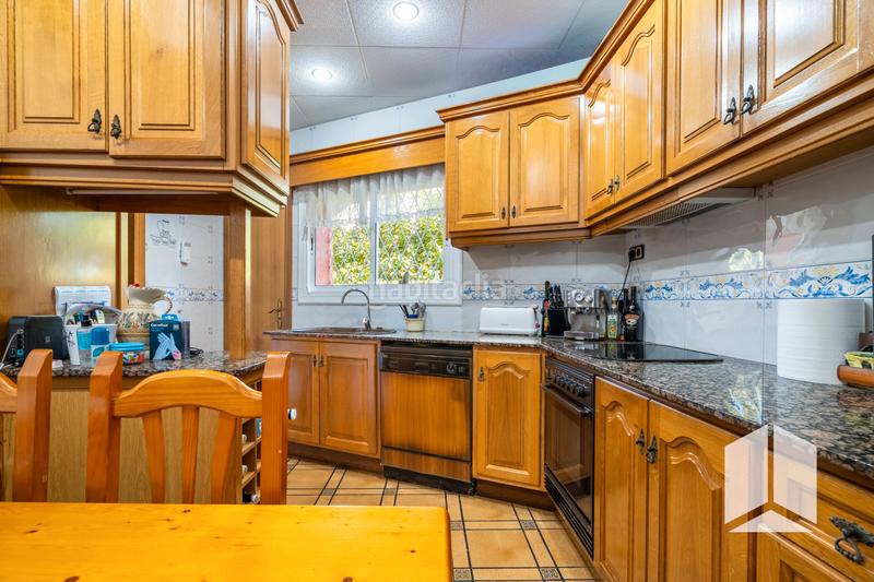 Foto 5c50fd09-8cb6-4eab-b961-c637b4c7c7ee. Xalet amb calefacció aparcament piscina a Les Botigues Castelldefels