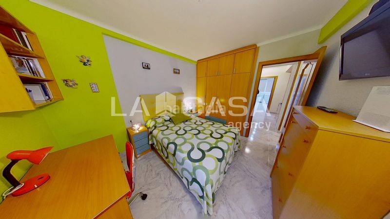 Foto ef2400e4-af4c-4415-acb2-4754a5ce4323. Piso oportunidad luminosa! vivienda en perfecto estado con balcón y orientación nortesur en Barcelona