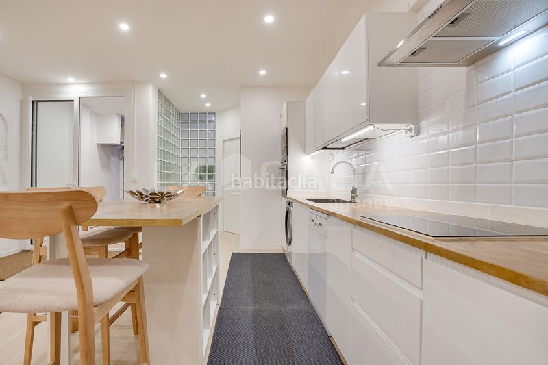 Foto 041de881-d8b0-4390-8abc-68124b3f3ab2. Pis a Guinardó Barcelona