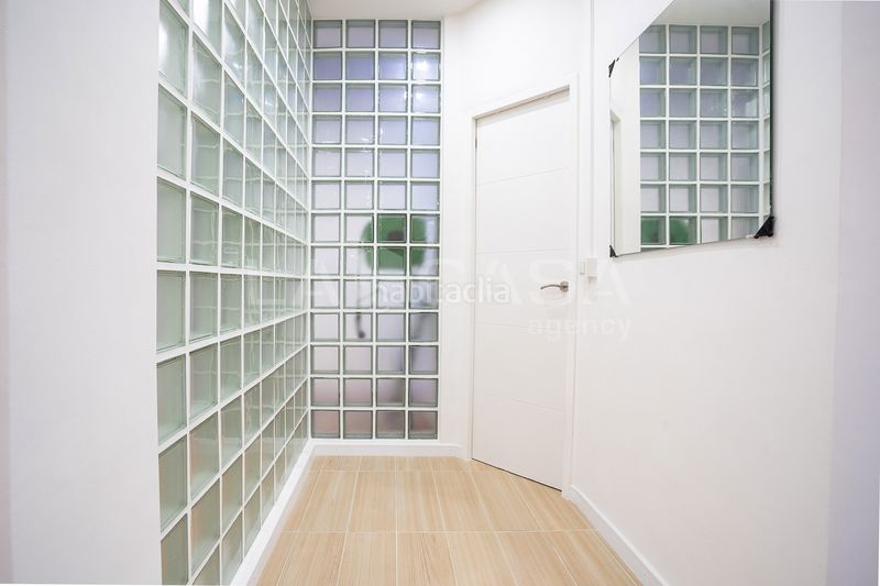 Foto dbf905de-a642-48fc-803d-5239e38b411e. Pis a Guinardó Barcelona