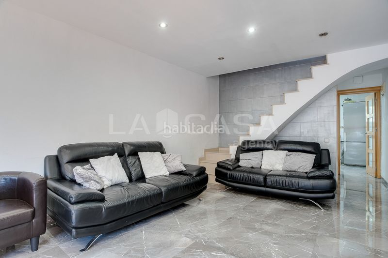 Foto 05c2577f-8b63-4670-9e33-5b60a9a80d7c. Casa adossada amb calefacció aparcament a Besòs - Maresme Barcelona