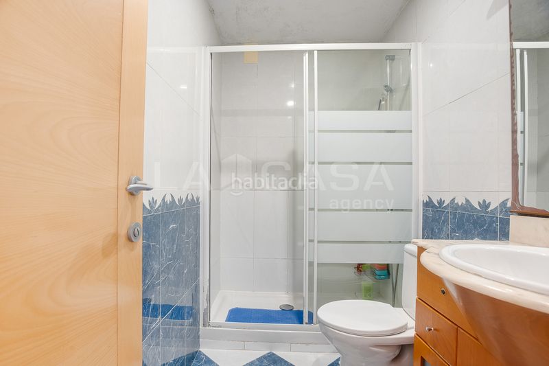 Foto 11b63c7c-8f31-4629-b6b2-beeadb1468f1. Casa adossada amb calefacció aparcament a Besòs - Maresme Barcelona
