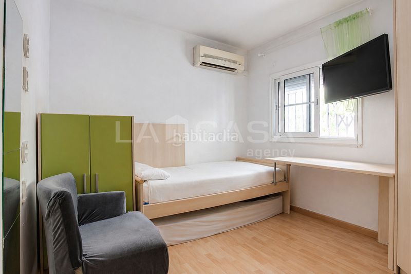Foto ba2a0971-0e1a-4aae-8e0d-533439fedd50. Casa adossada amb calefacció aparcament a Besòs - Maresme Barcelona