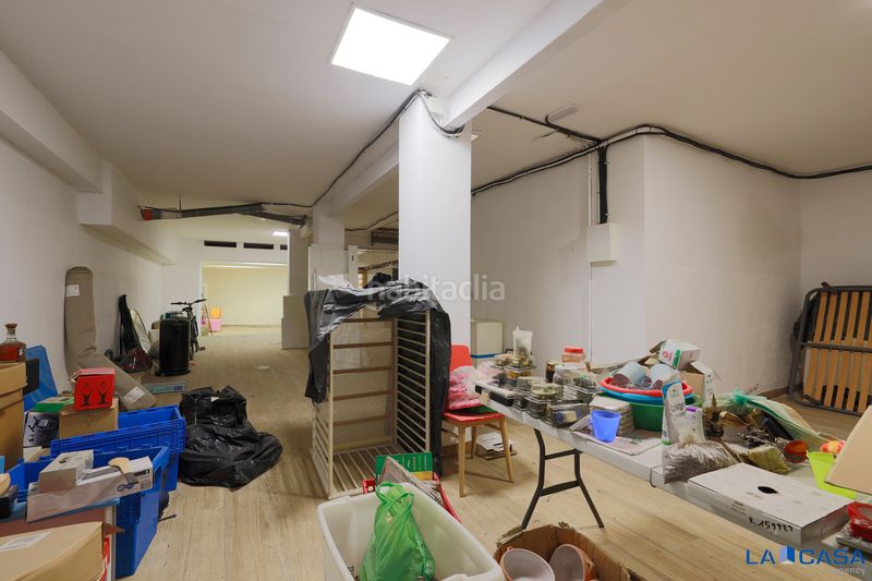 Foto 05ddbb1d-99af-4c80-bbfb-88380232586b. Planta baixa a Hostafrancs Barcelona