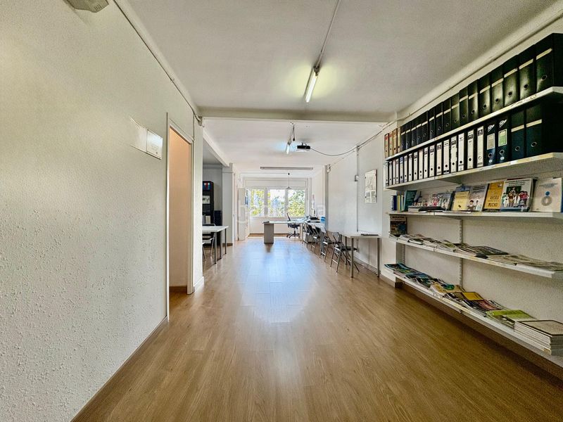 Foto fd8e09d2-315e-4b44-8be1-0bed71f1a7bb. Pis a Sants Barcelona