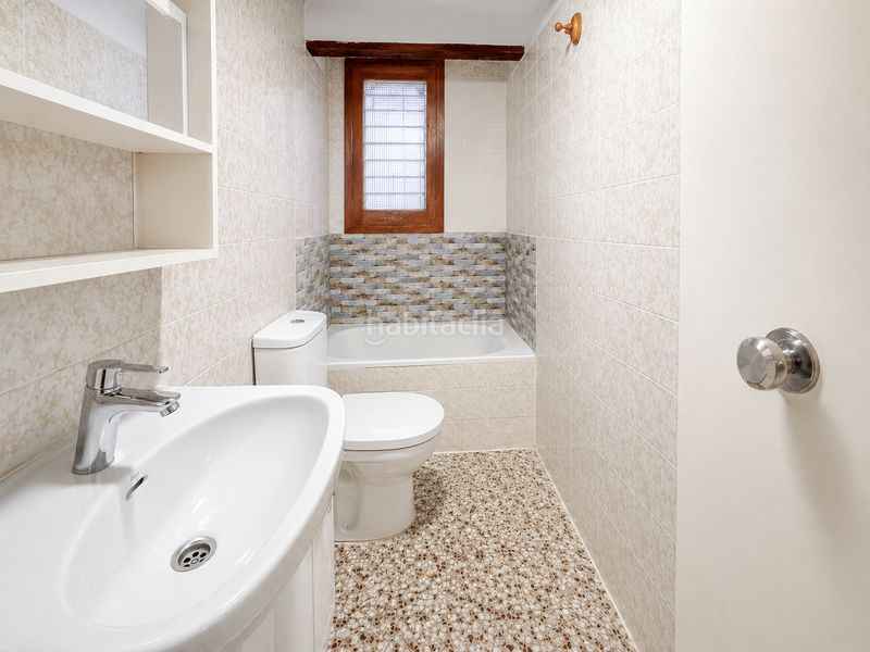 Foto e9a99d97-0676-4e76-bdfa-a80849de8627. Casa adossada a Valls