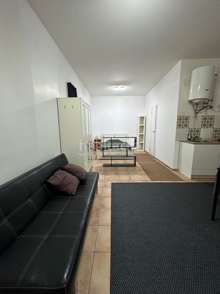 Foto f490769b-7b7f-4a2f-8e50-2fbb3c2eb1b0. Local comercial a Raval Barcelona