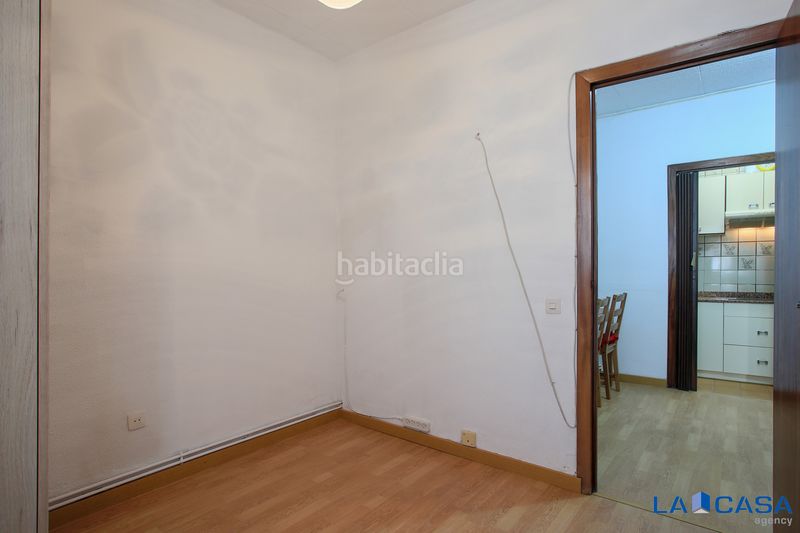 Foto 3ec53248-a556-4ddd-9f68-6e28ad08cd9b. Pis a Sants-Badal Barcelona