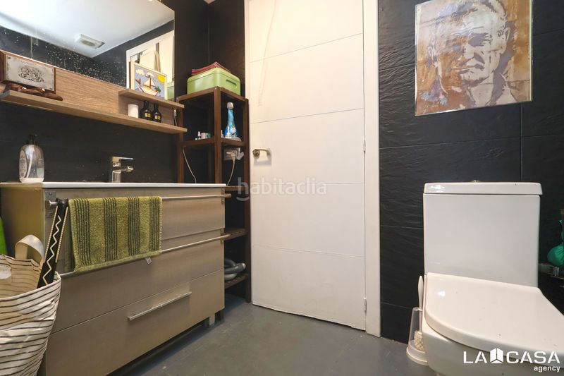 Foto 052d332f-a8d9-4274-9d24-86737dc3e37d. Pis a Raval Barcelona