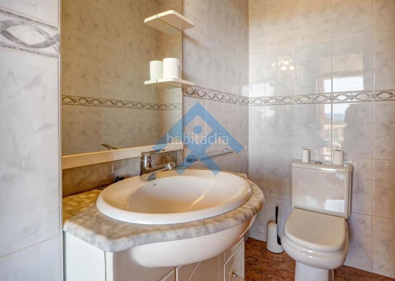 Foto aaf0613b-5220-4bb8-b2b3-c2aa972f8c78. Casa ubicada en el tranquilo y familiar barrio de en Sitges